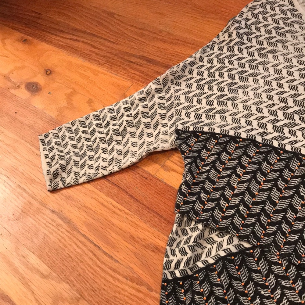 Moth Top, beaded crossover - Picture 3 of 4